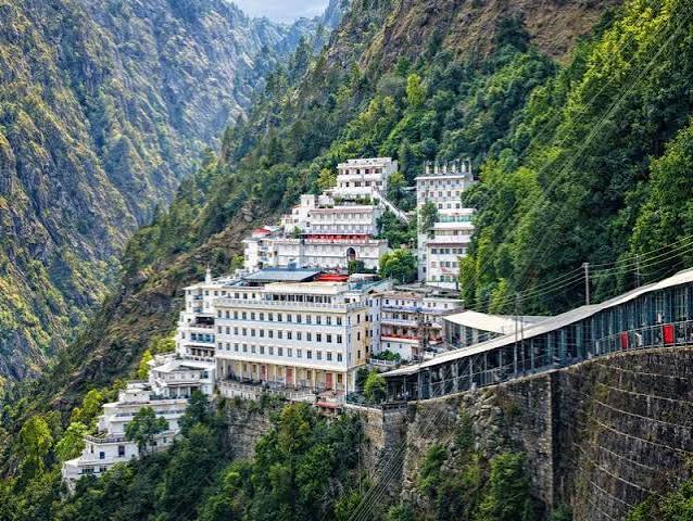 Shimla and Manali Himalayan mountains